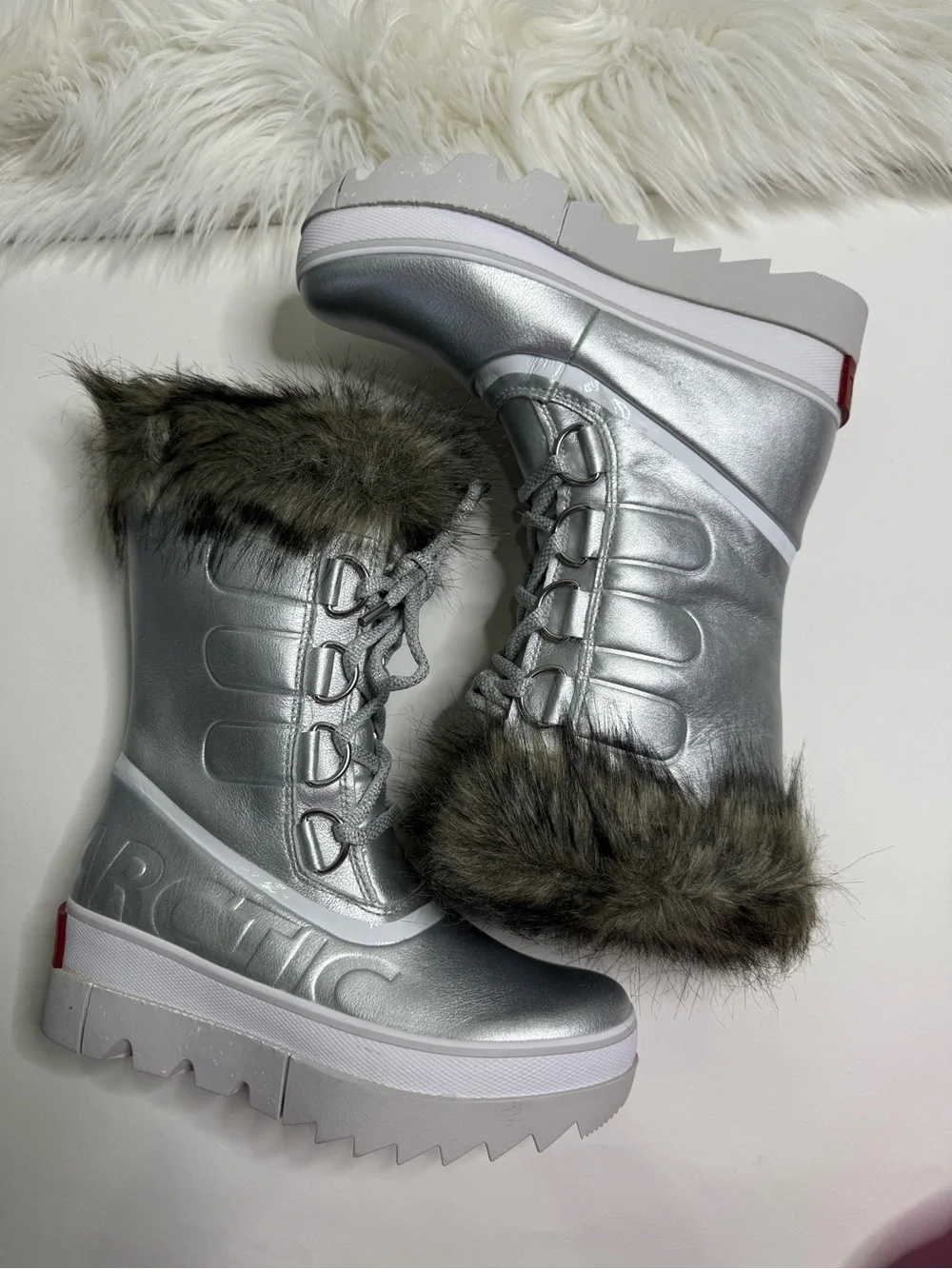 Sorel Silver Faux-Fur Platform Winter Boots Woman New Size 6.5, 7, 7.5, 8